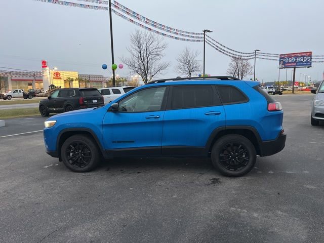 Used 2023 Jeep Cherokee Altitude Lux image 39