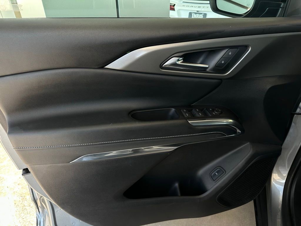 Certified 2025 Chevrolet Traverse LT image 12