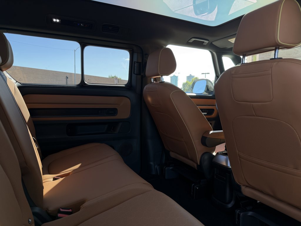 Used 2025 Volkswagen ID. Buzz Pro S Plus image 42