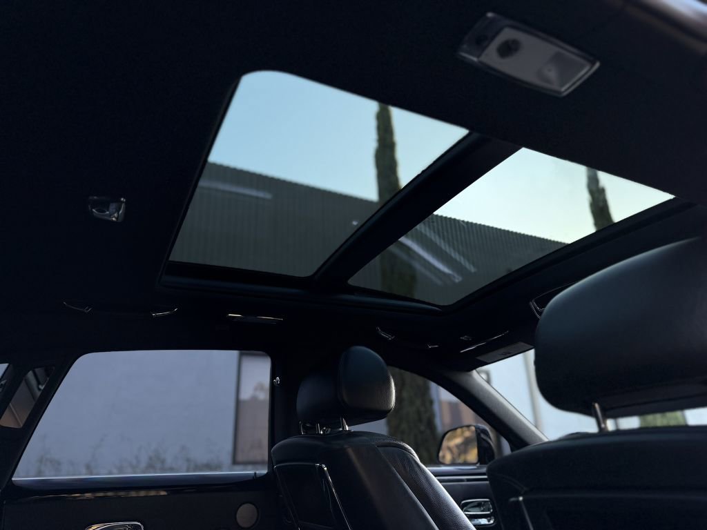 Used 2017 Rolls-Royce Ghost image 37