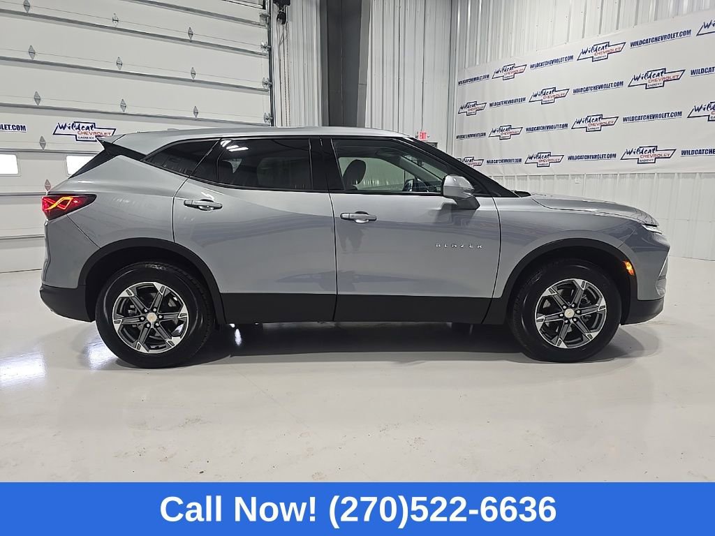 Used 2025 Chevrolet Blazer LT image 9