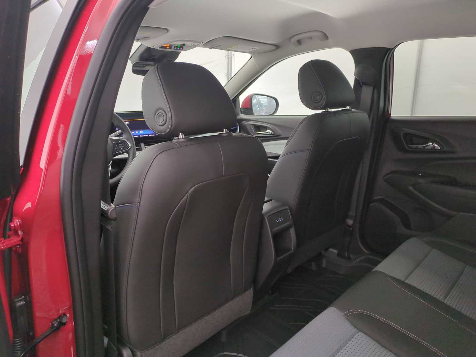 New 2026 Chevrolet Trax LT w/ Driver Confidence Package image 31