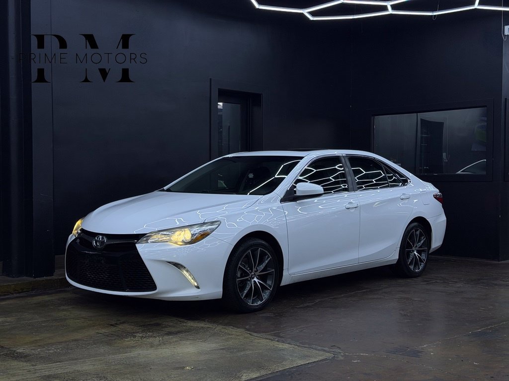 Used 2016 Toyota Camry FWD image 1