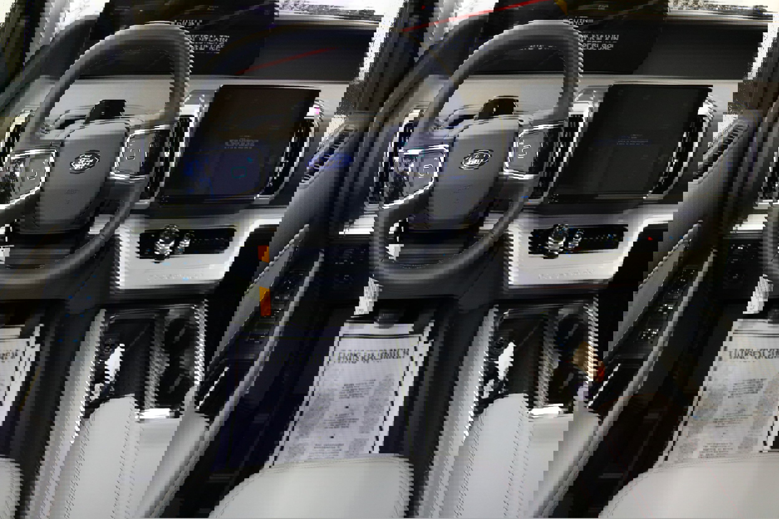 New 2025 Ford Expedition Active image 4