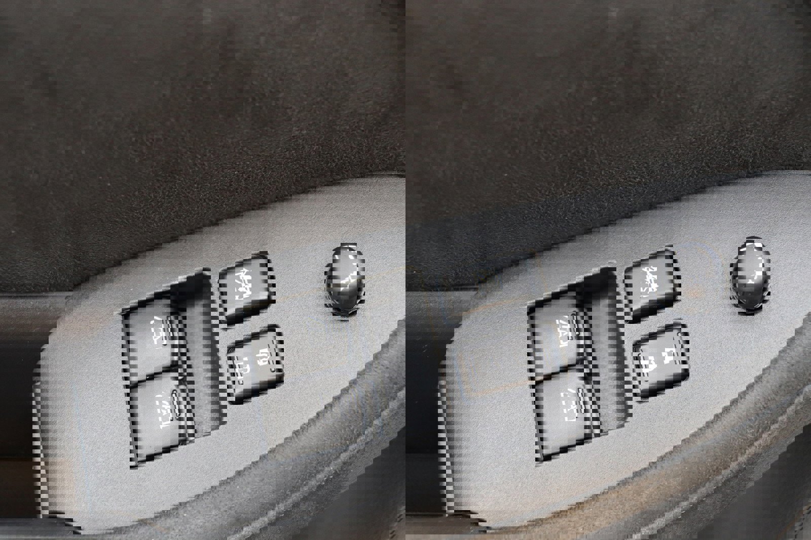 Used 2009 Nissan 370Z Touring w/ Sport Pkg image 20