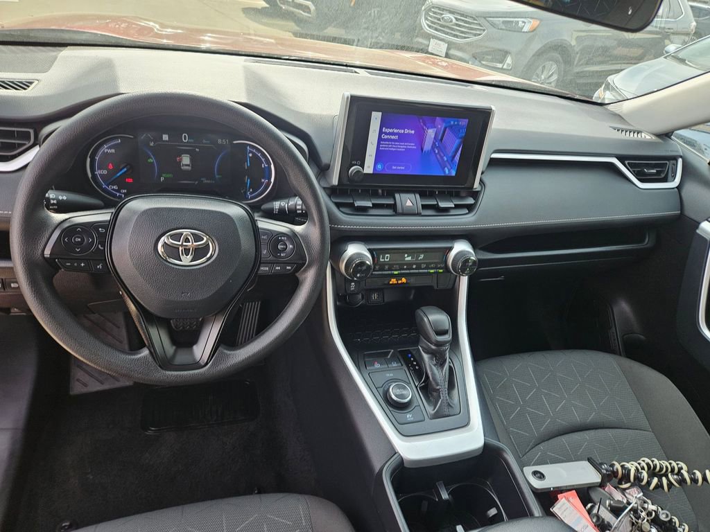 Used 2025 Toyota RAV4 XLE image 16