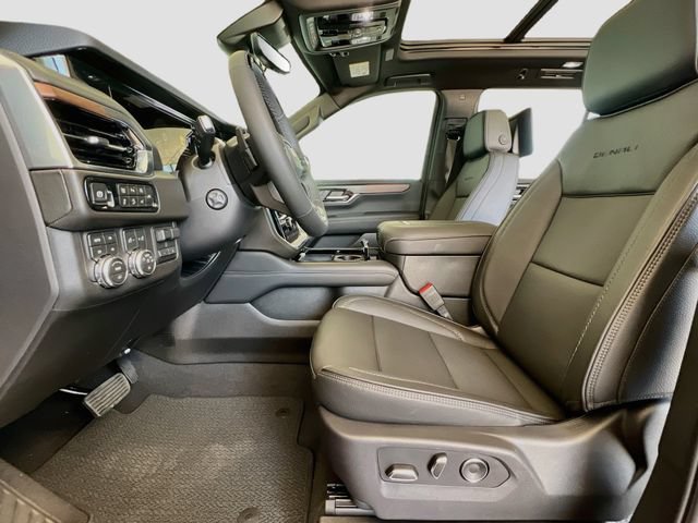 New 2026 GMC Yukon Denali w/ Denali Reserve Package AWD/4WD image 15