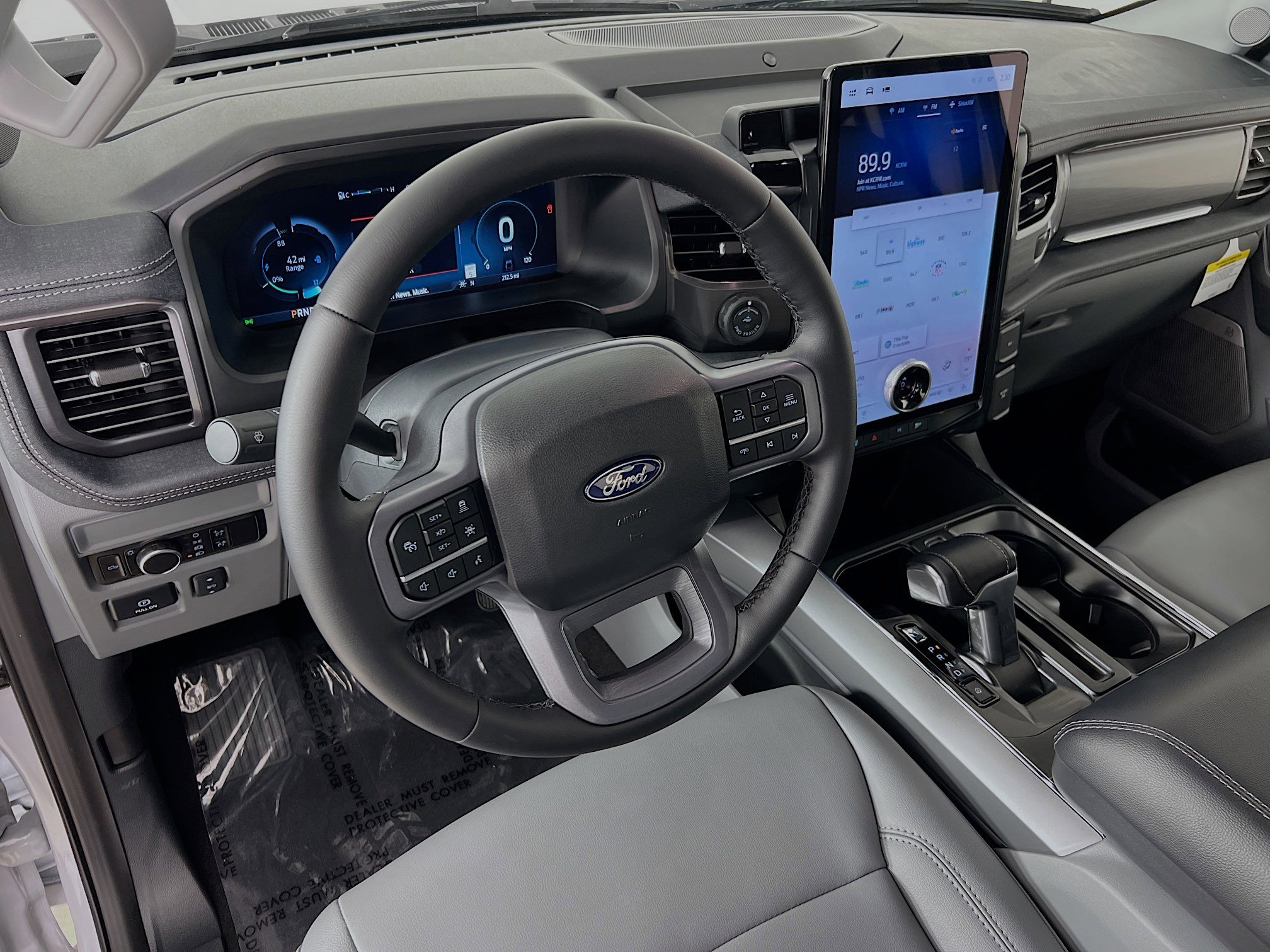 Used 2025 Ford F150 Lightning Flash image 9