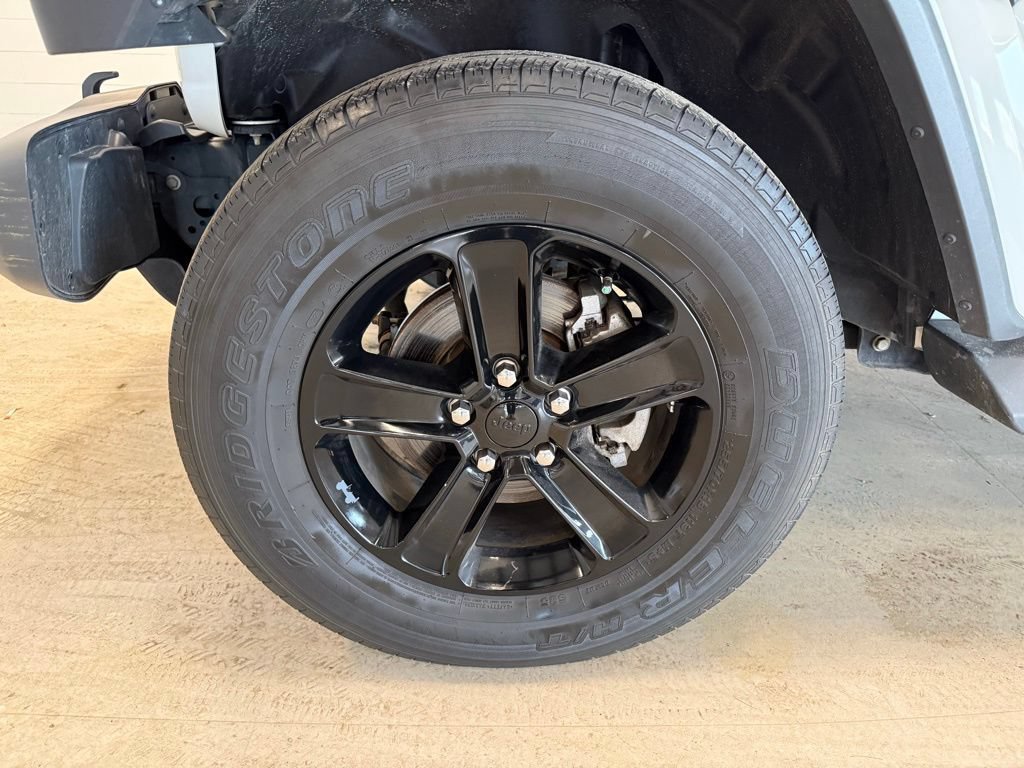 Used 2020 Jeep Wrangler Unlimited Sahara AWD/4WD image 30