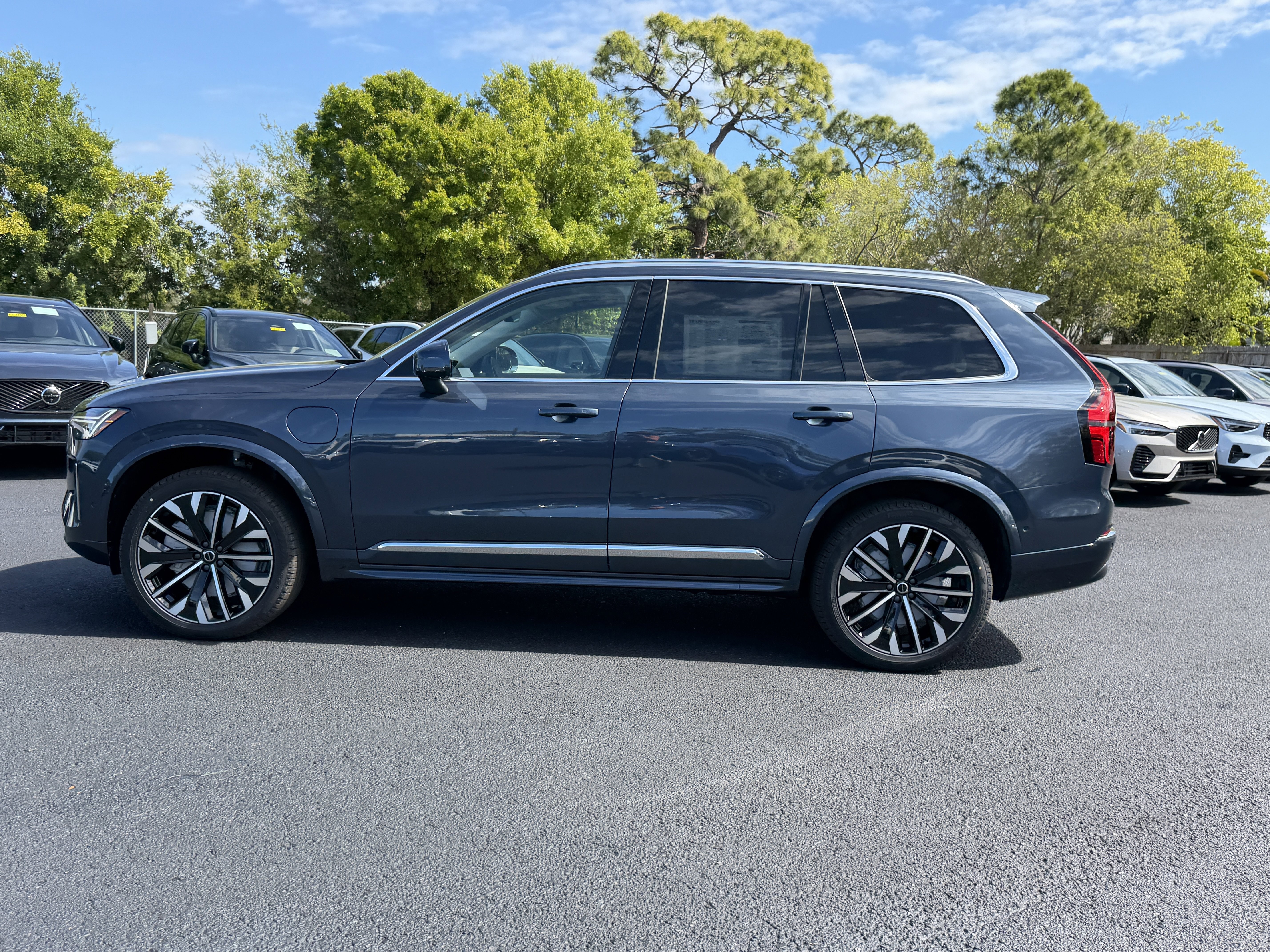 New 2026 Volvo XC90 T8 Ultra w/ Protection Package image 6