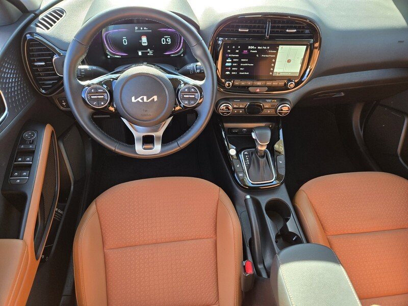 Certified 2025 Kia Soul EX FWD image 13