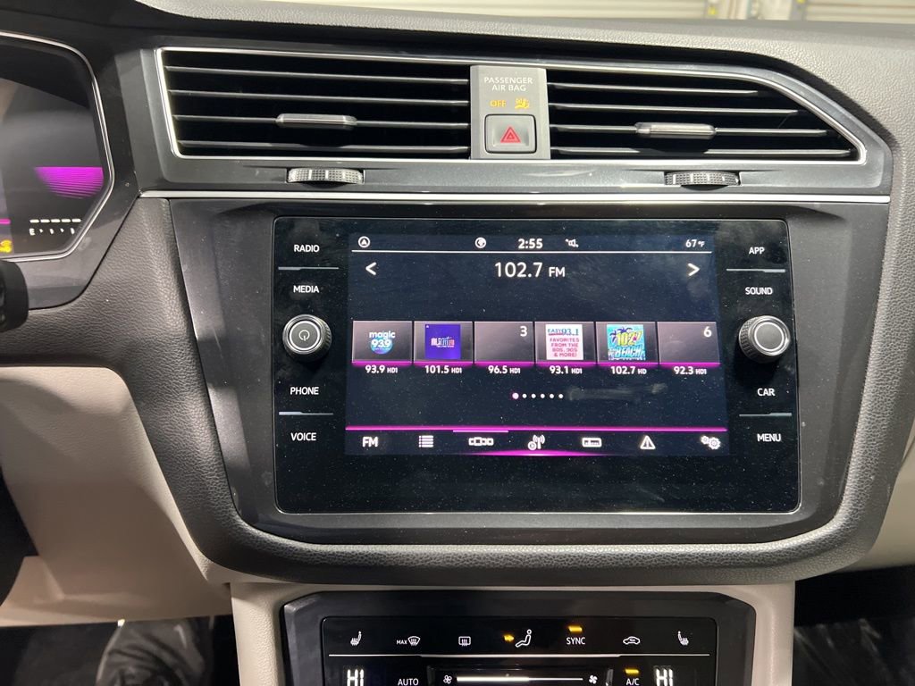 Used 2024 Volkswagen Tiguan SE R-Line image 33