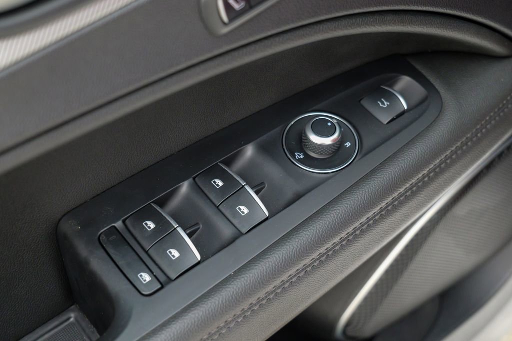 Used 2023 Alfa Romeo Stelvio Veloce AWD/4WD image 19