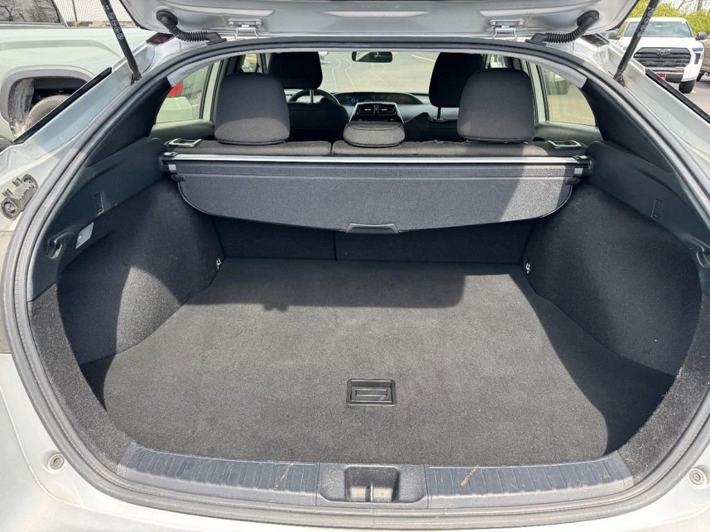 Used 2022 Toyota Prius LE image 4