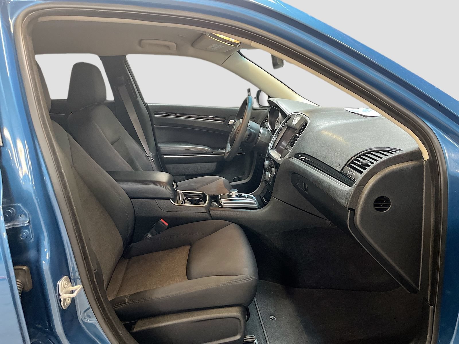 Used 2023 Chrysler 300 Touring RWD image 26