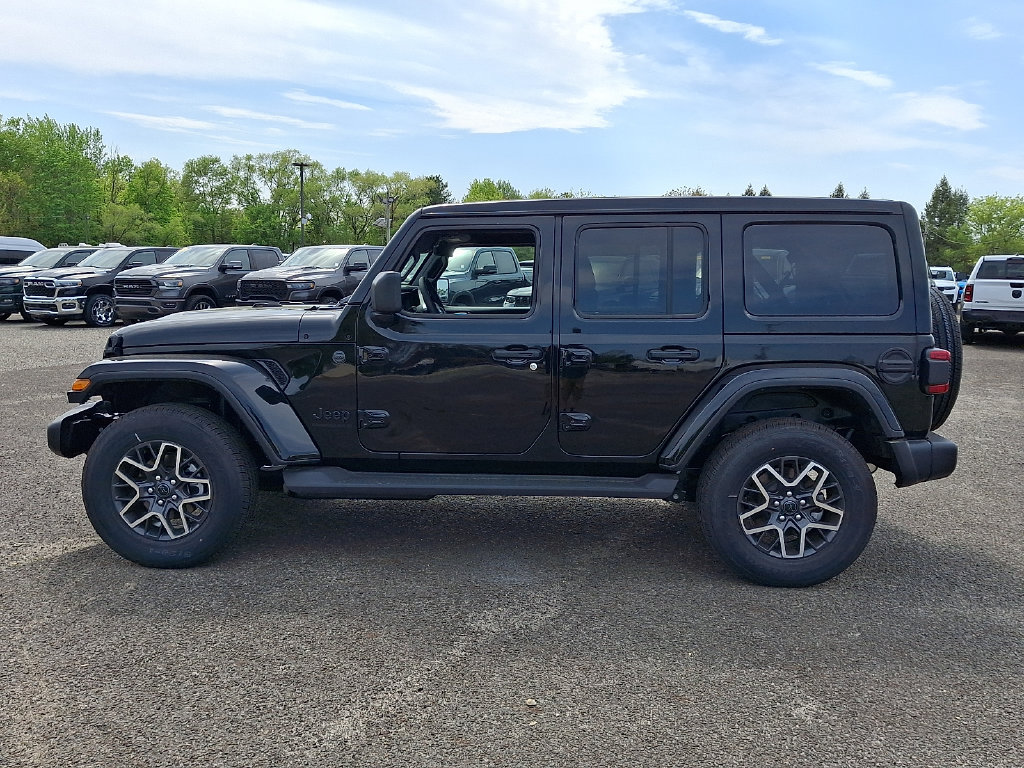 New 2026 Jeep Wrangler Unlimited Sahara AWD/4WD image 5