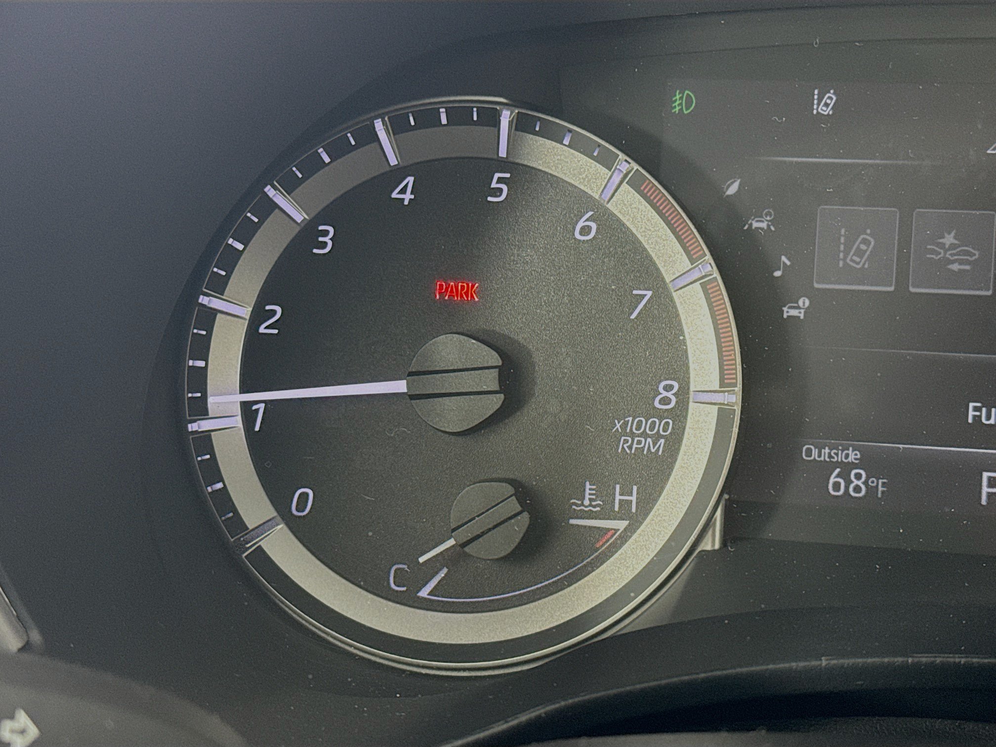 Used 2024 Toyota Highlander XLE AWD/4WD image 12