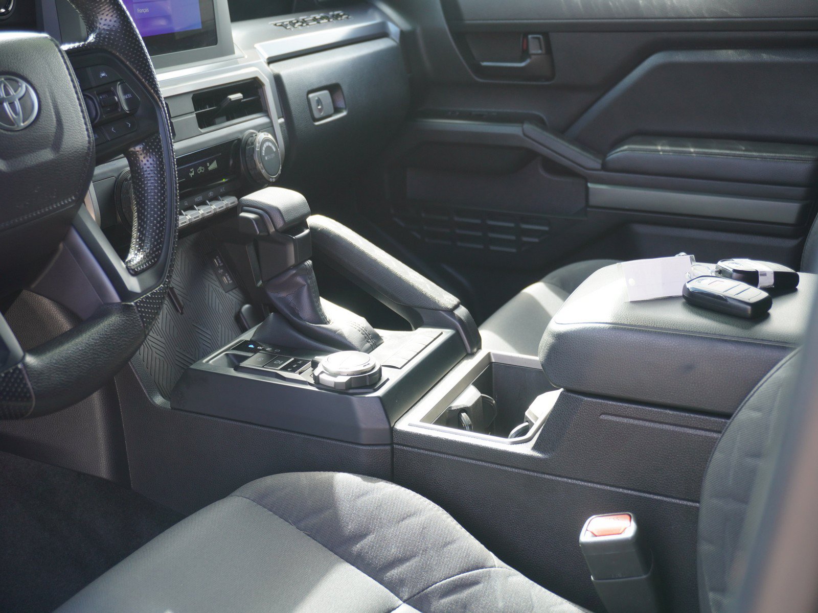 Used 2025 Toyota Tacoma SR5 AWD/4WD image 21