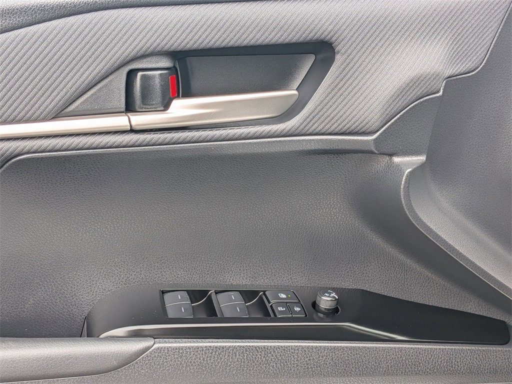 Used 2025 Toyota Camry LE image 13