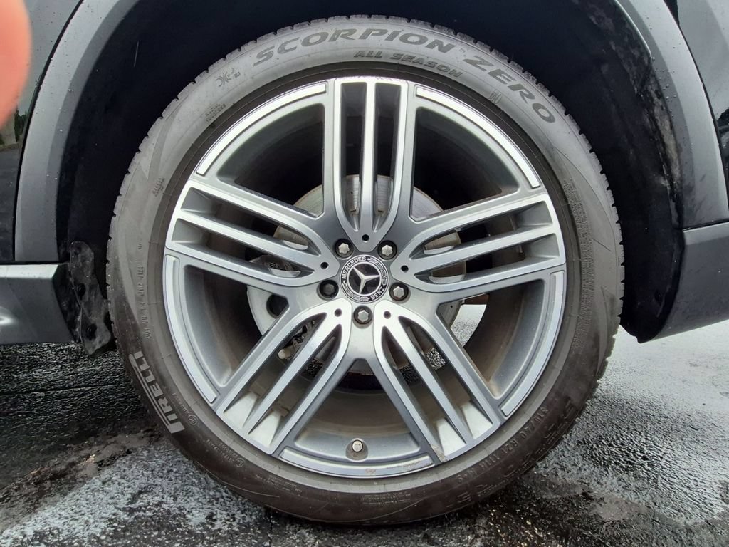 Used 2024 Mercedes-Benz GLS 450 4MATIC image 23