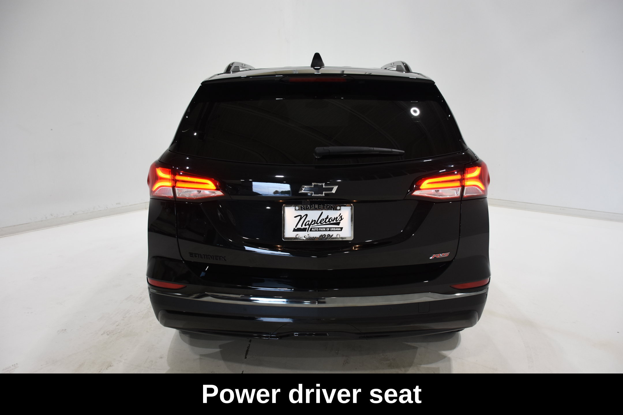 Used 2023 Chevrolet Equinox RS FWD image 5