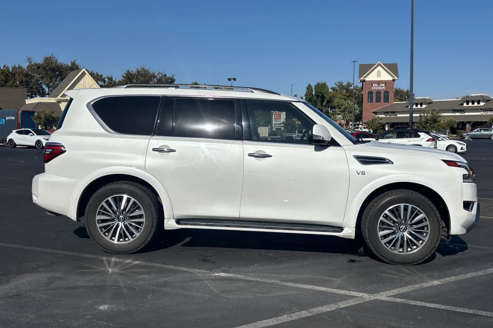 Used 2021 Nissan Armada SV w/ SV Appearance Package RWD image 9