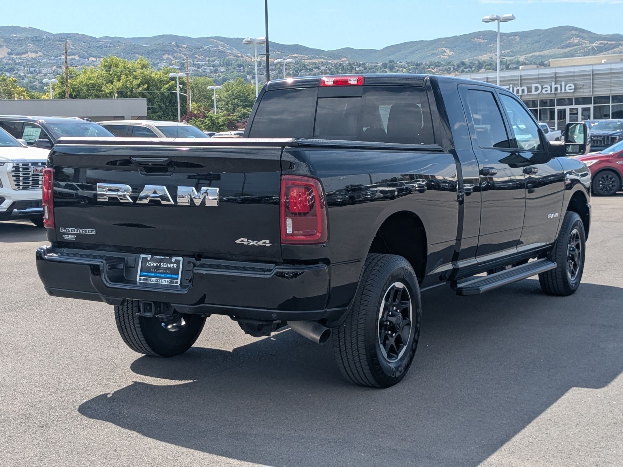 Used 2025 RAM 2500 Laramie AWD/4WD image 6