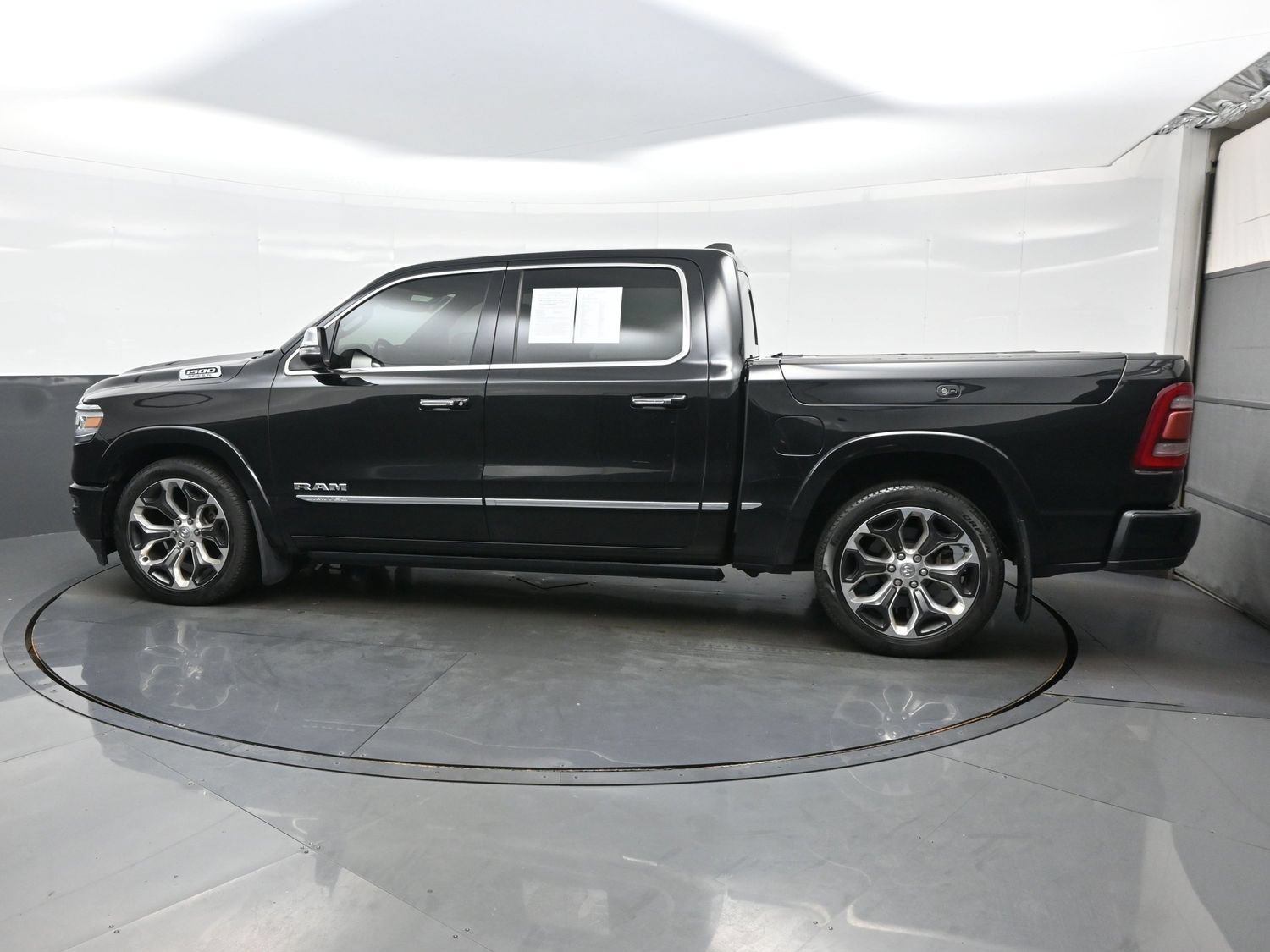 Used 2019 RAM 1500 Limited AWD/4WD image 4