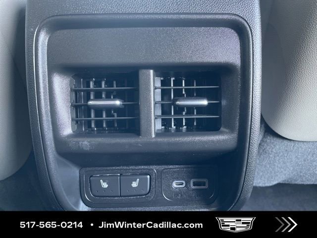 Certified 2023 Cadillac XT4 Luxury w/ Cold Weather Package image 16