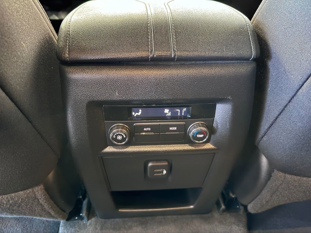 Certified 2023 Chevrolet Traverse LT AWD/4WD image 15