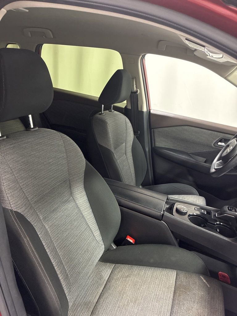 Used 2023 Nissan Rogue SV image 25