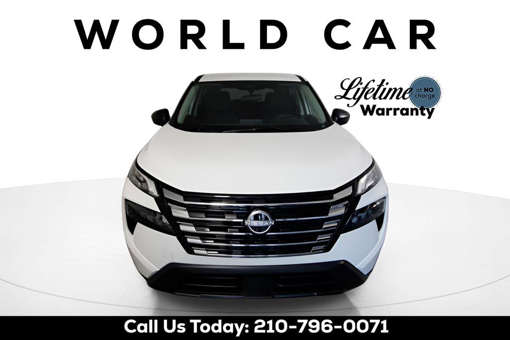 Used 2024 Nissan Rogue S image 2