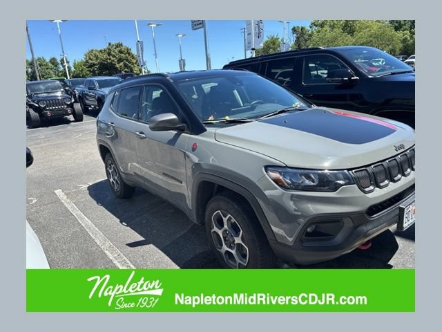 Used 2022 Jeep Compass Trailhawk w/ Trailhawk Convenience Group AWD/4WD image 1