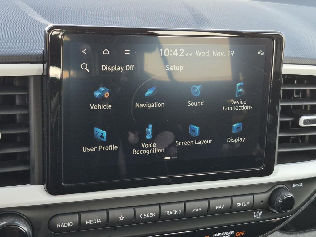 Used 2025 Hyundai Venue Limited image 25