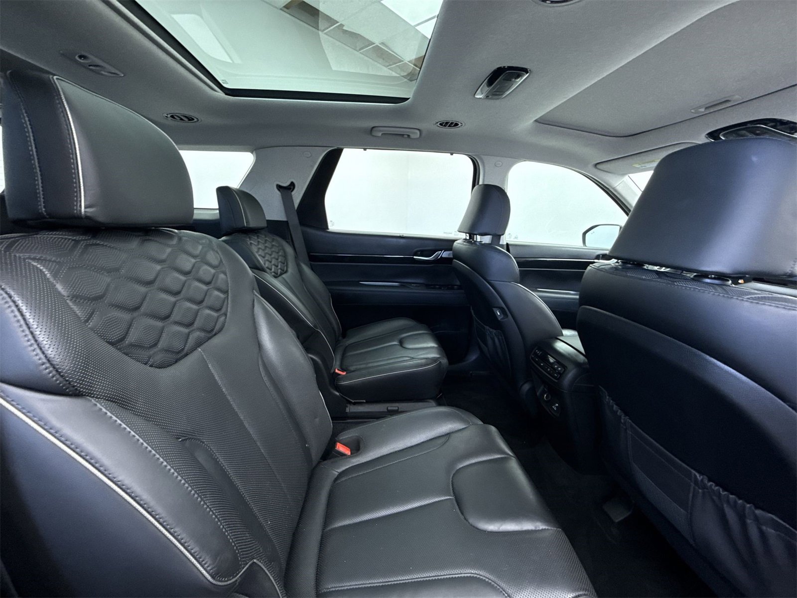 Used 2021 Hyundai Palisade Limited image 35