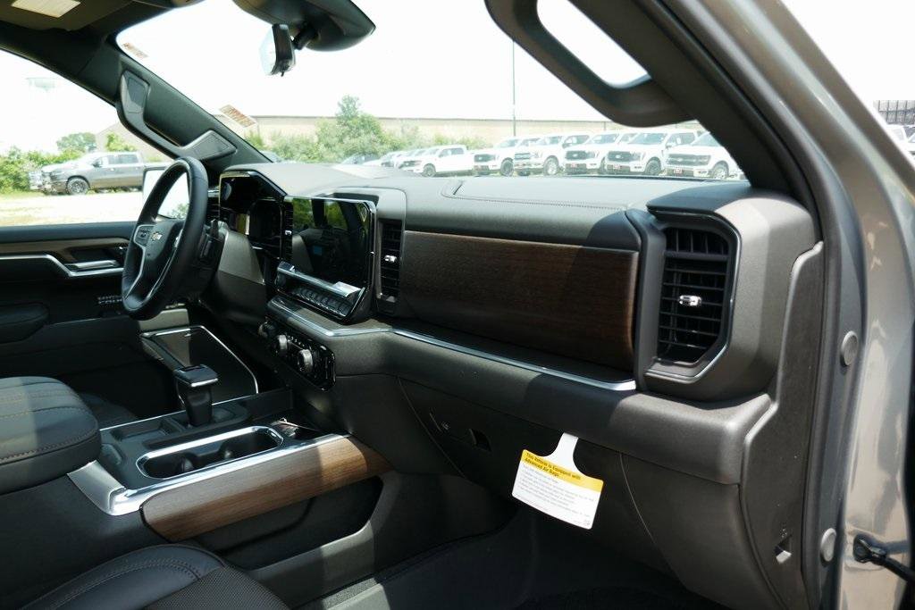 New 2025 Chevrolet Silverado 1500 High Country image 11