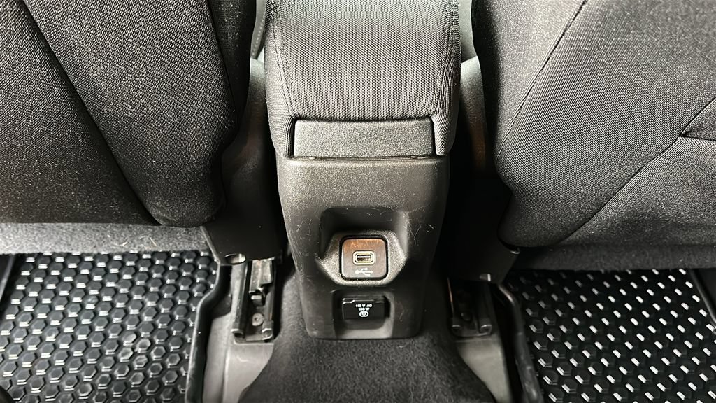 Used 2021 Jeep Renegade Latitude w/ Convenience Group AWD/4WD image 32