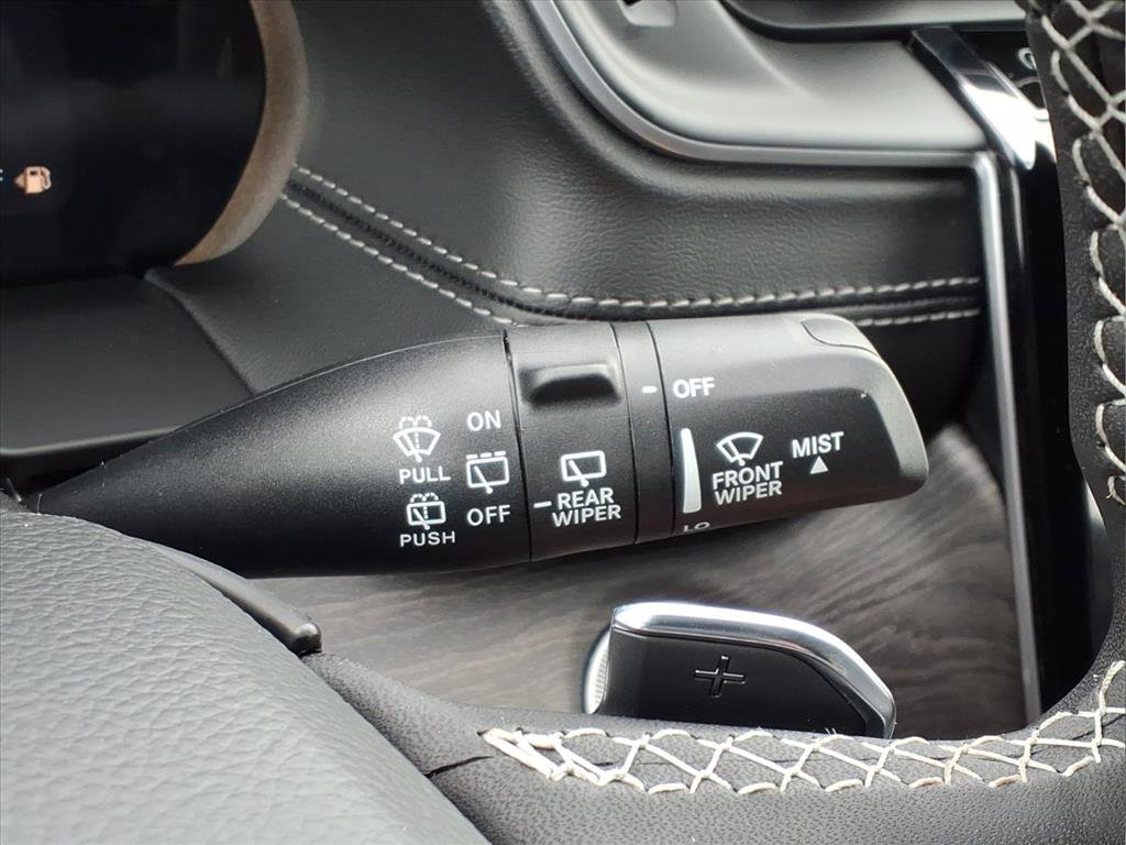 New 2025 Jeep Grand Cherokee Limited image 24