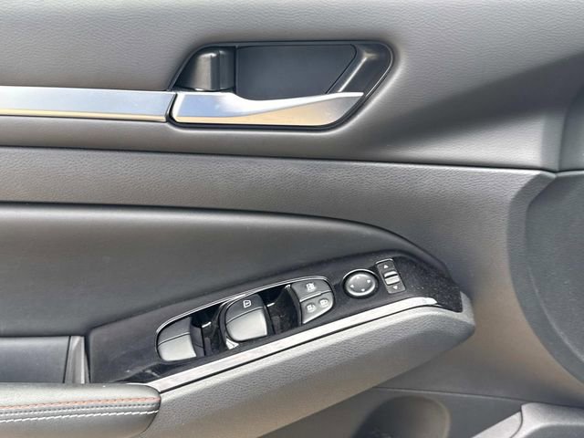 Used 2024 Nissan Altima 2.5 SR w/ SR Premium Package FWD image 27