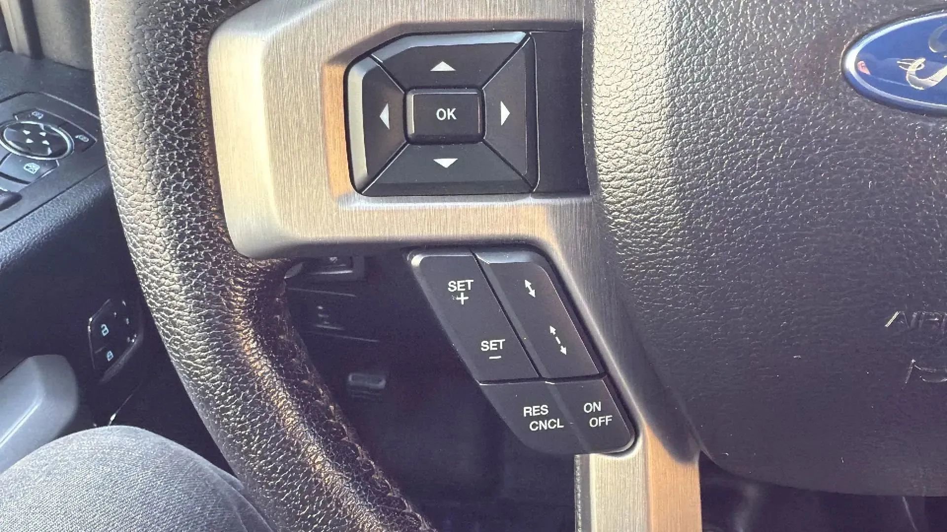 Used 2016 Ford F150 Platinum w/ Equipment Group 701A Luxury image 12