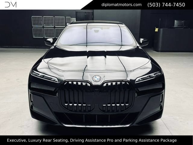 Used 2023 BMW 760i xDrive w/ Executive Package AWD/4WD image 11