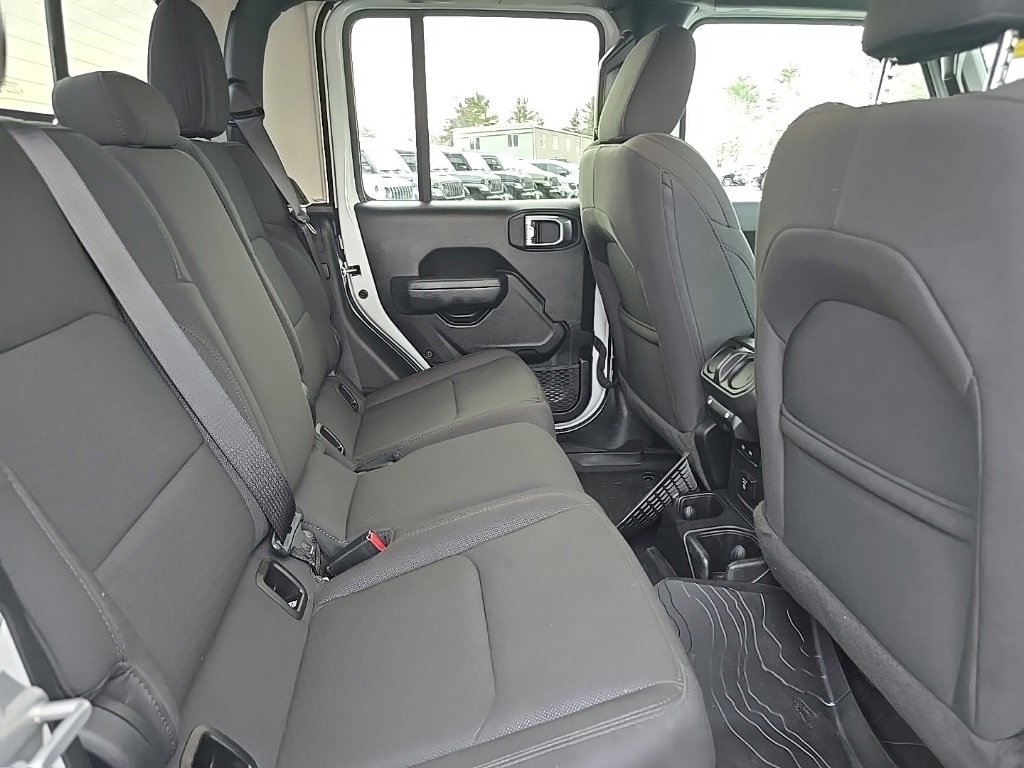 Certified 2023 Jeep Gladiator Willys image 14