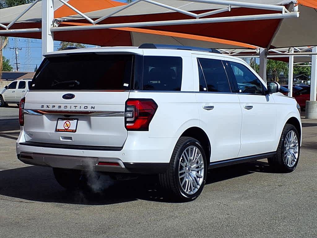 Used 2024 Ford Expedition Limited image 4