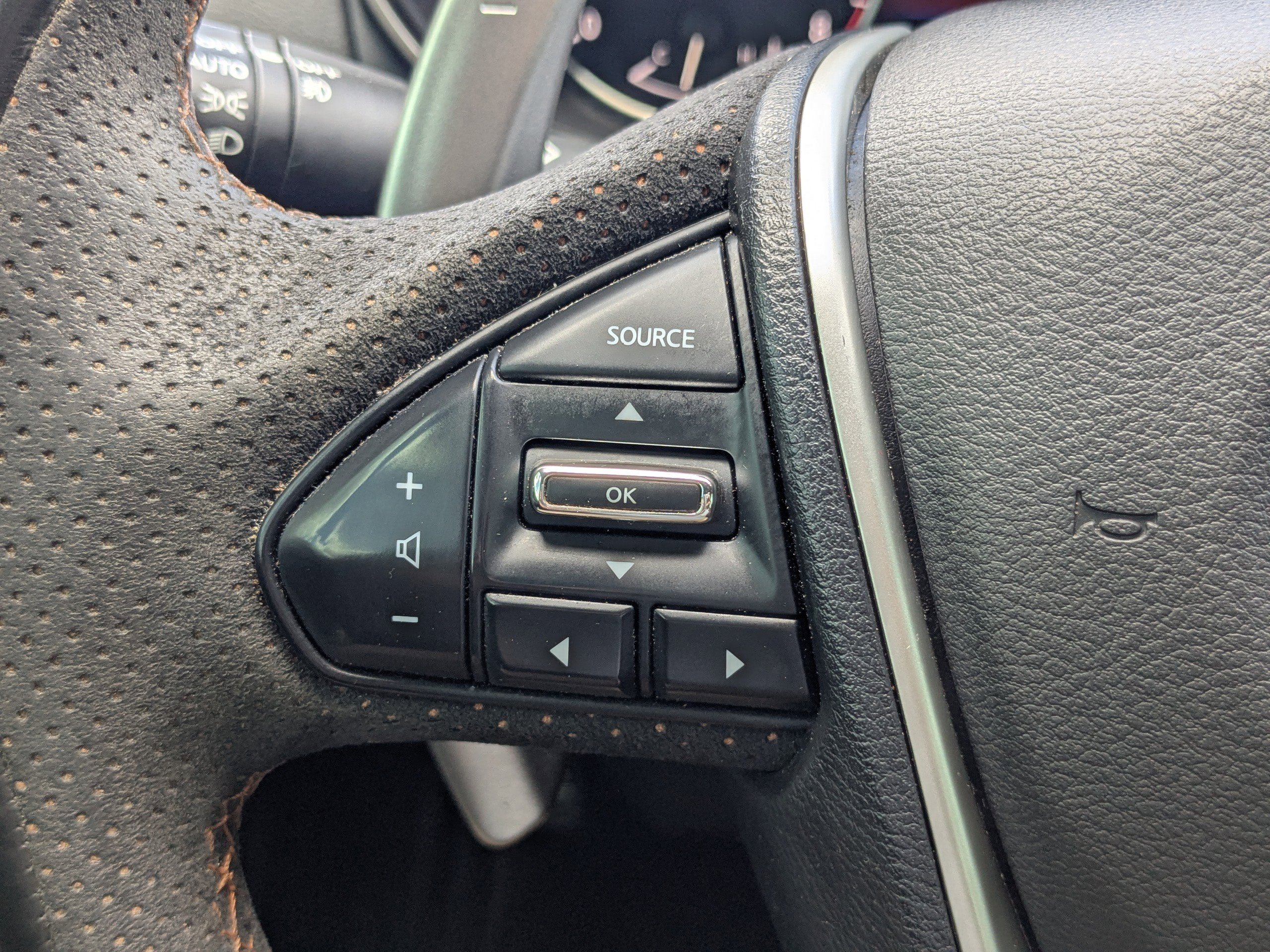 Used 2023 Nissan Maxima SR w/ Sport Mat Group image 25