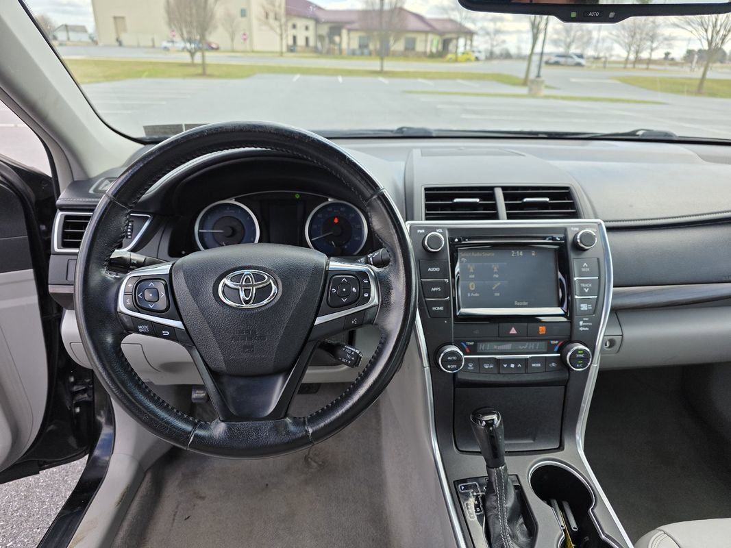 Used 2015 Toyota Camry XLE image 17
