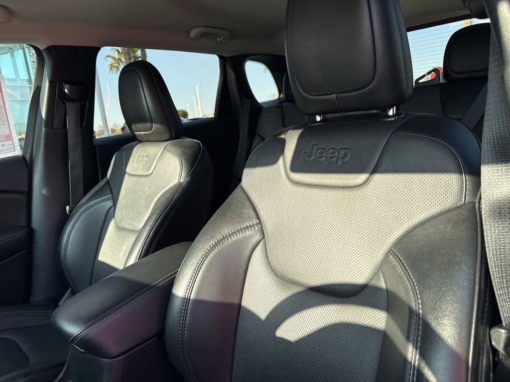 Used 2023 Jeep Cherokee Altitude Lux image 15