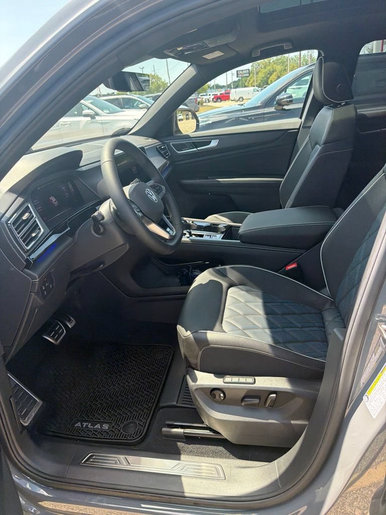 Used 2026 Volkswagen Atlas Cross Sport SEL Premium R-Line AWD/4WD image 5