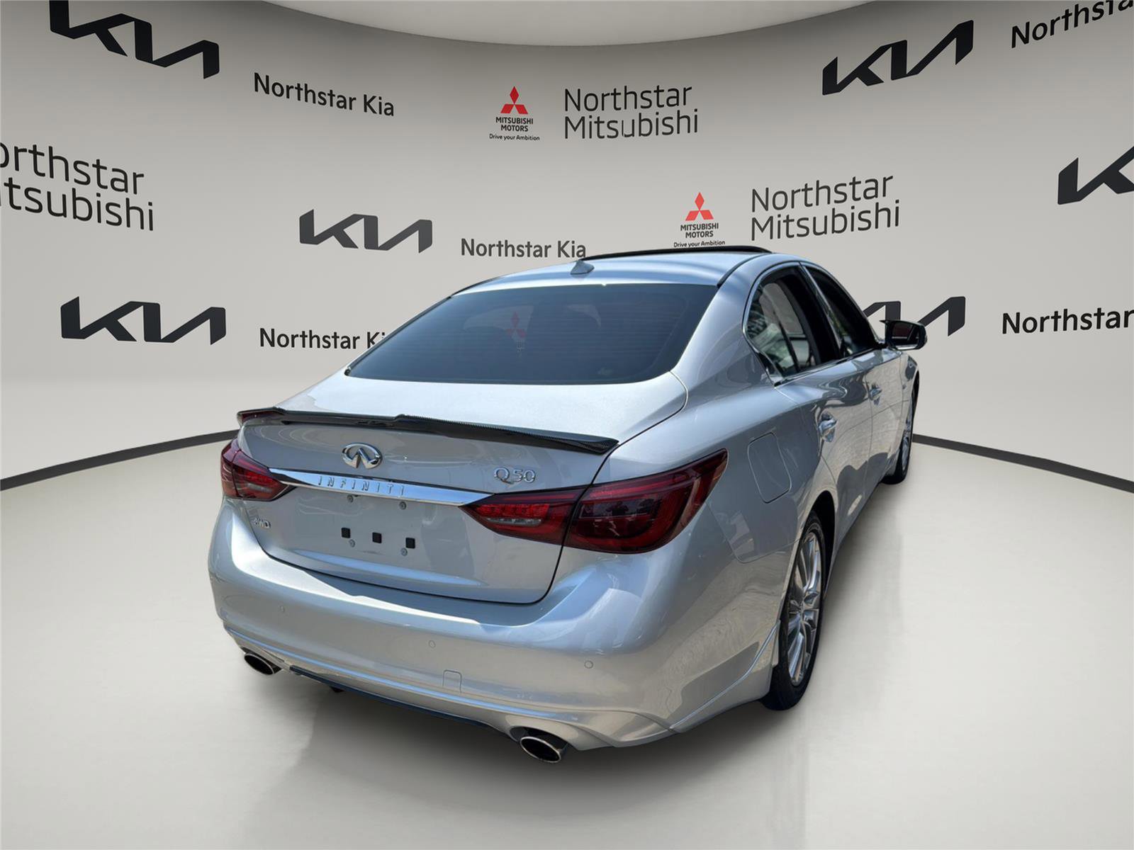 Used 2020 INFINITI Q50 Luxe w/ Essential Package (3.0T Luxe) AWD/4WD image 5