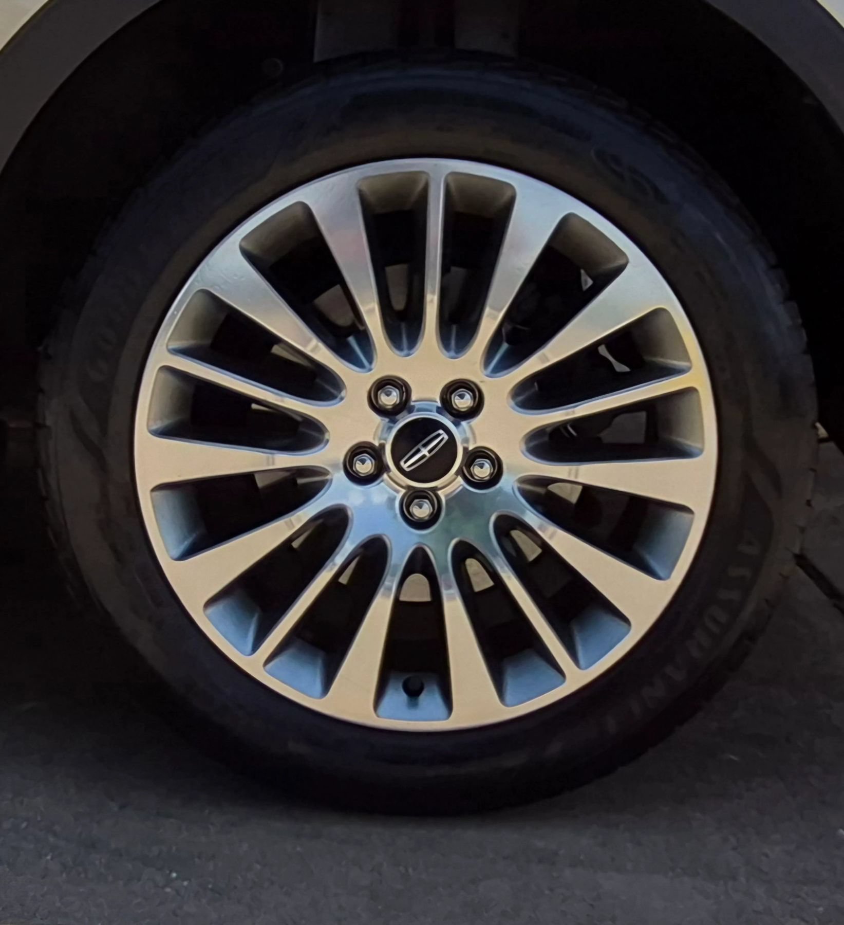 Used 2015 Lincoln MKC FWD w/ Equipment Group 102A Reserve image 27