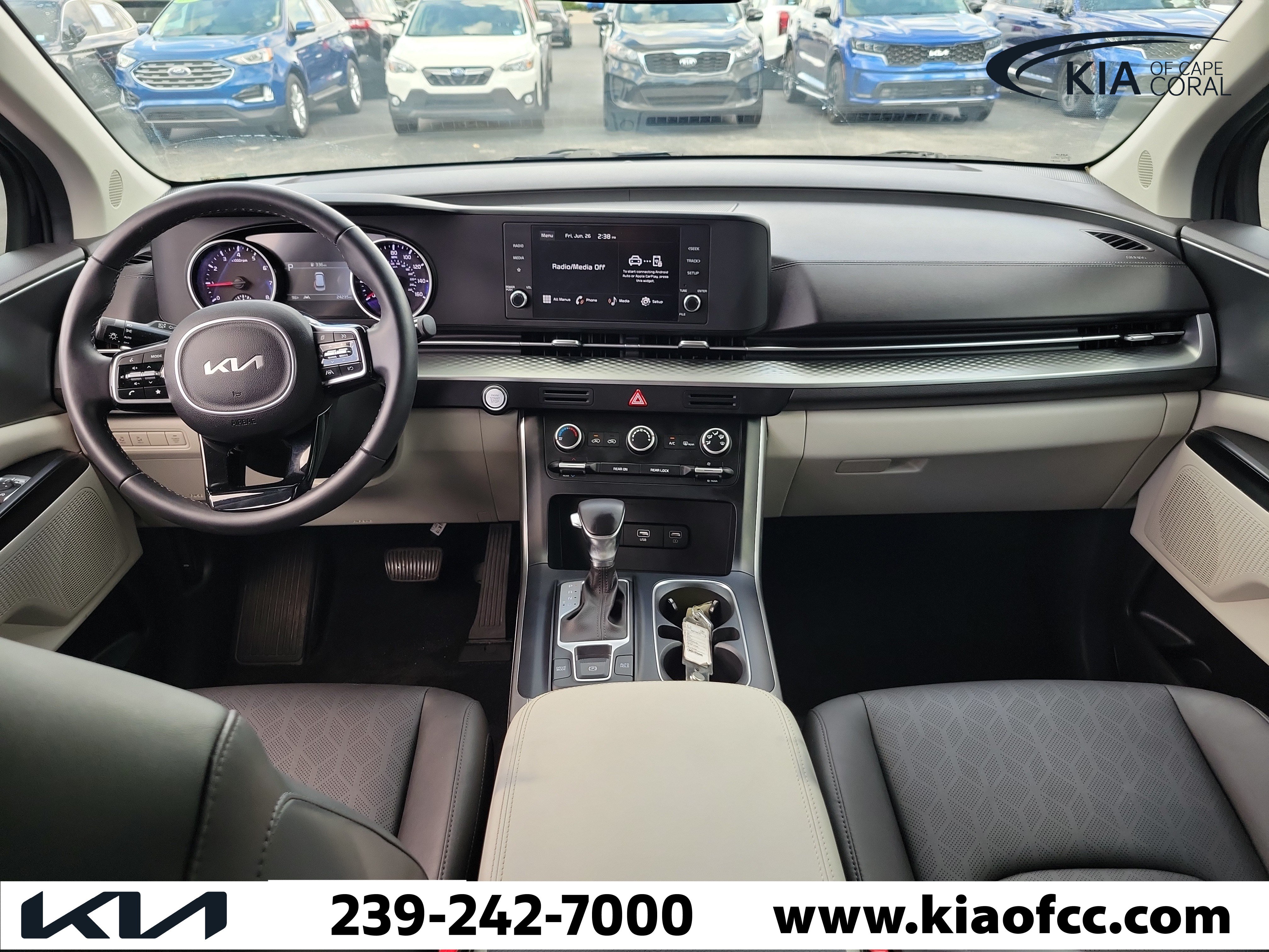Certified 2023 Kia Carnival LX FWD image 15